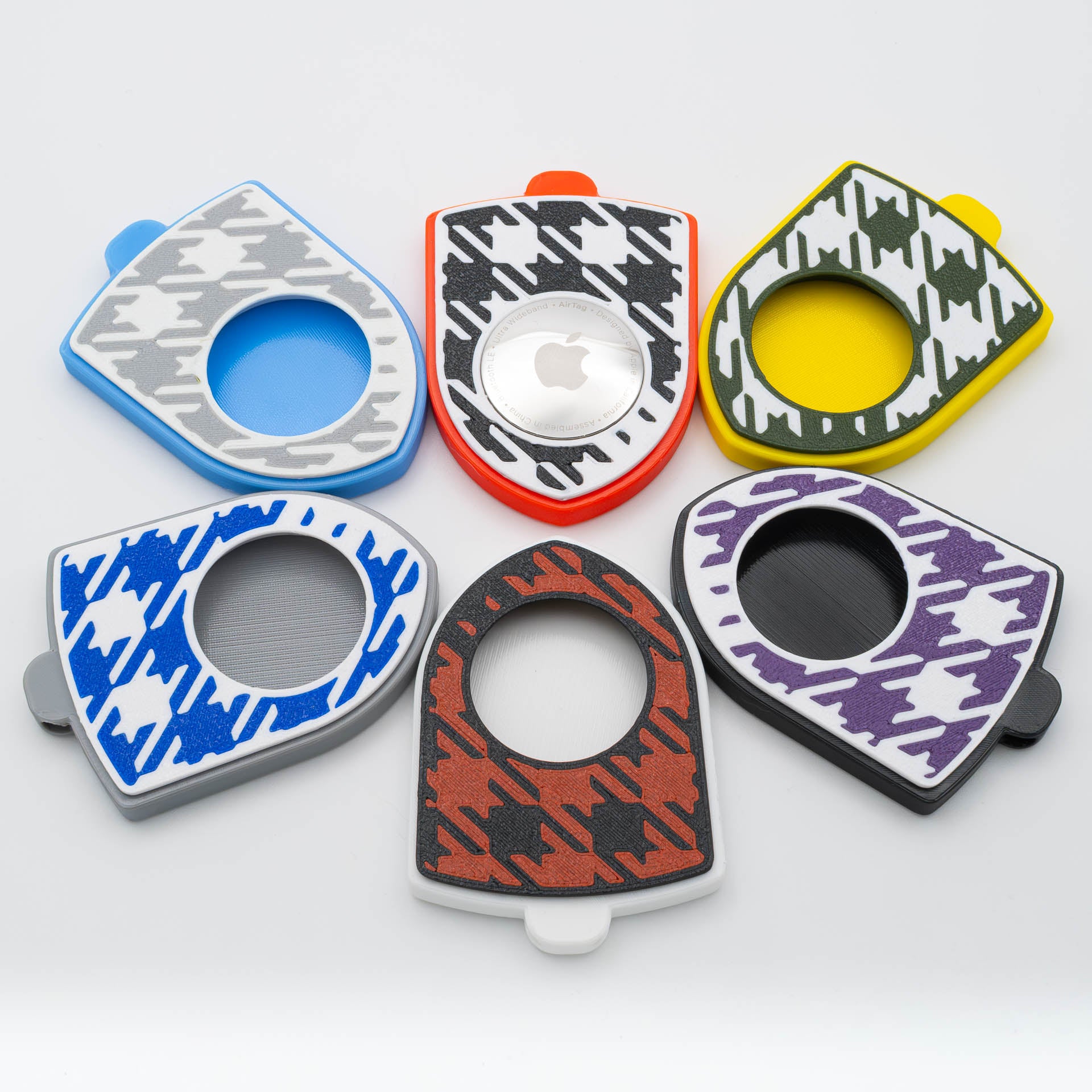 Keychain for Porsche Fans with AirTag compatible Holder – Crest Shape & Pepita