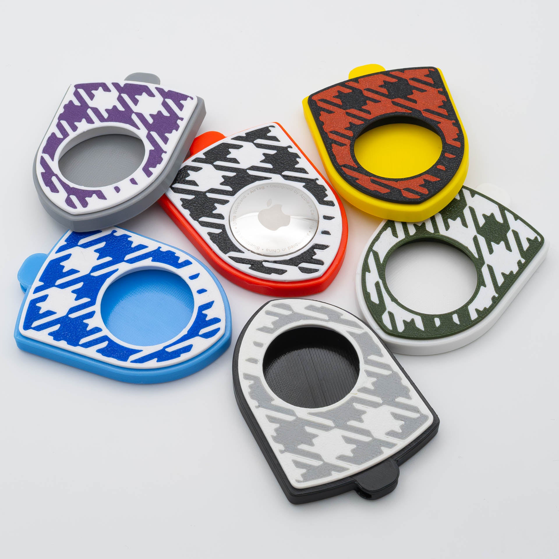 Keychain for Porsche Fans with AirTag compatible Holder – Crest Shape & Pepita