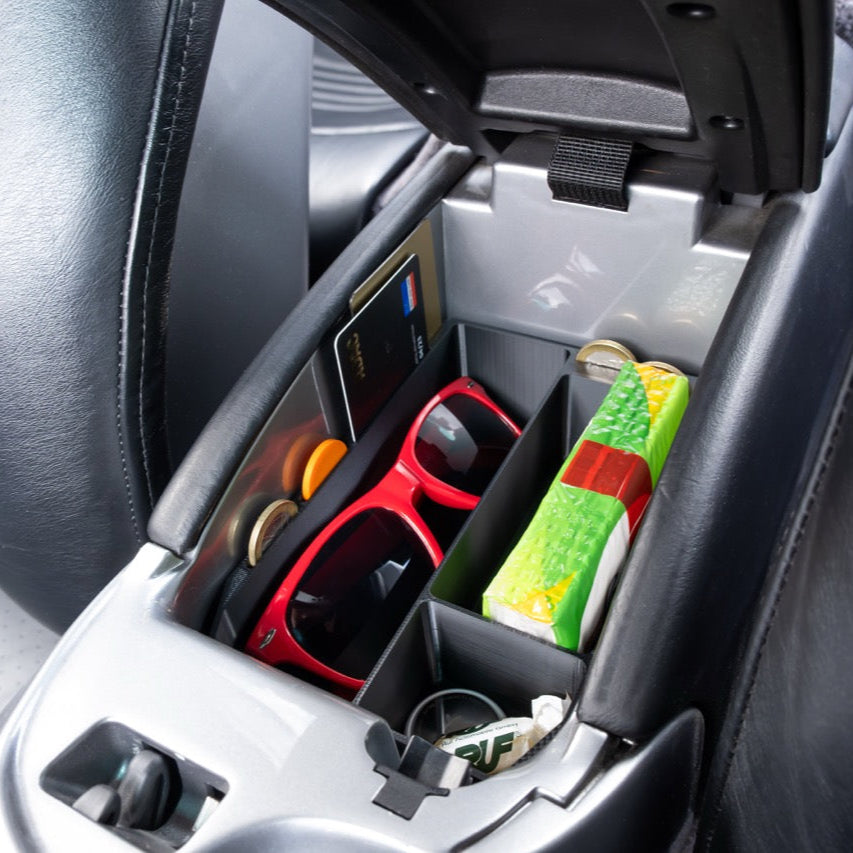 3D printed armrest organizer insert for Porsche 996 and 986